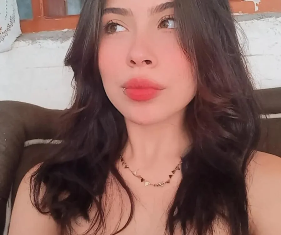 Offline chatovac í místnost Laylaclark_