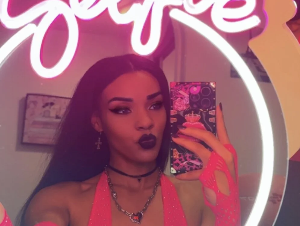 XXX-DreaBanks-XXX's Offline XXX Chat