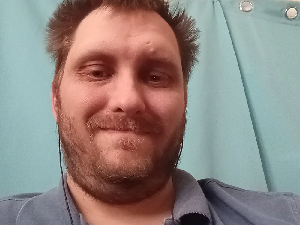 hardworkingtechsubmale offline XXX-chatje