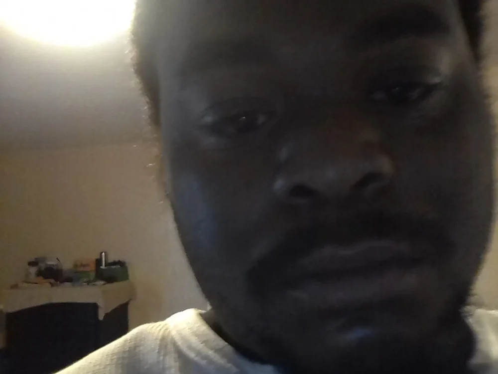 mandingo_james93's Offline Chat Room