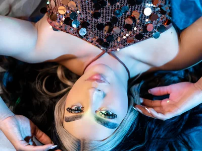 Antonella_west Female Deepthroat Live Cam Porn