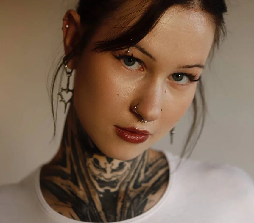 Blackk_Velvettt_n Offline XXX chat