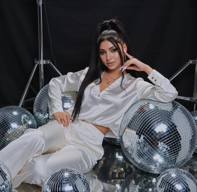 ZendayaClark: офлайн-секс-чат