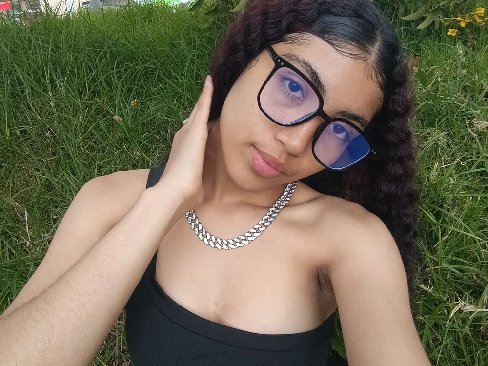Morepeka_72's Offline XXX Chat