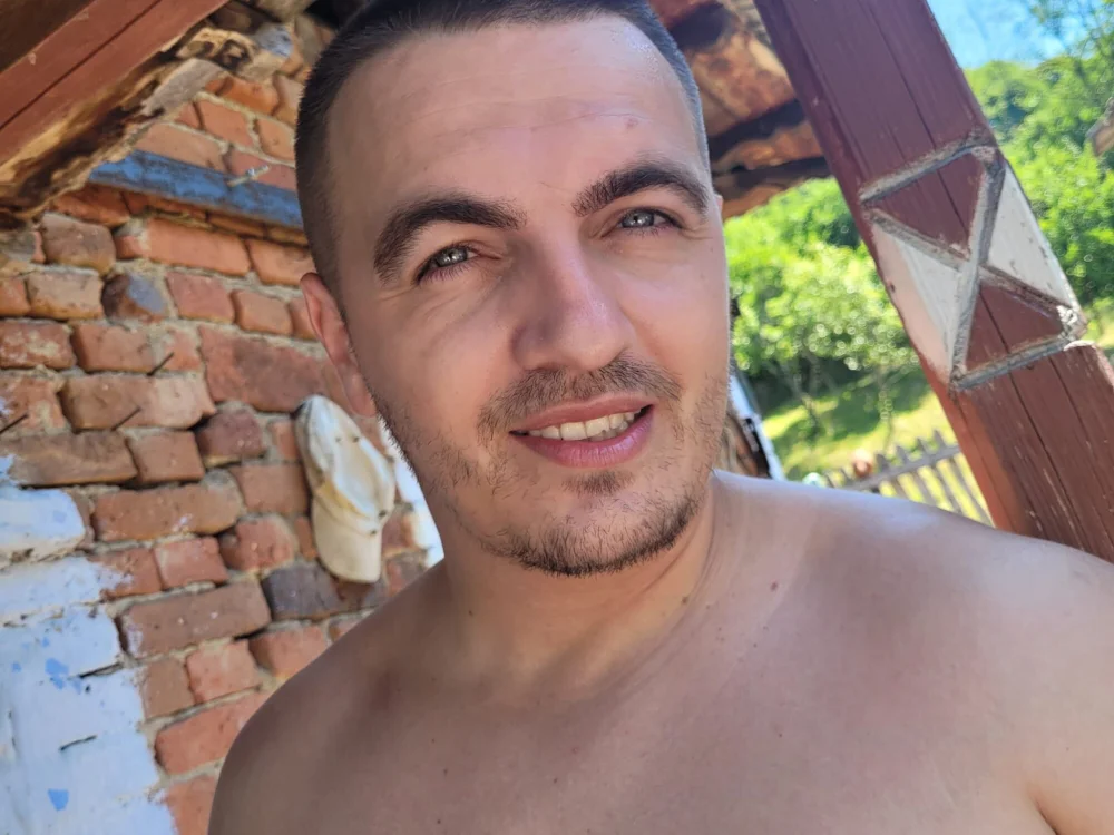 AlphaTaylor's Offline Chat Room