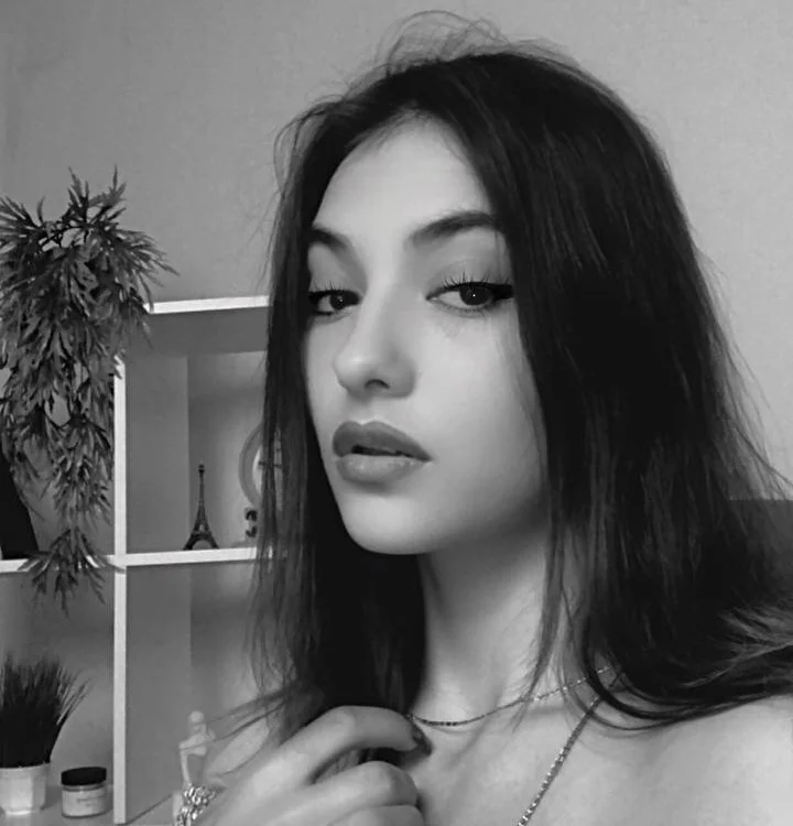 SaraParrker's Offline XXX Chat