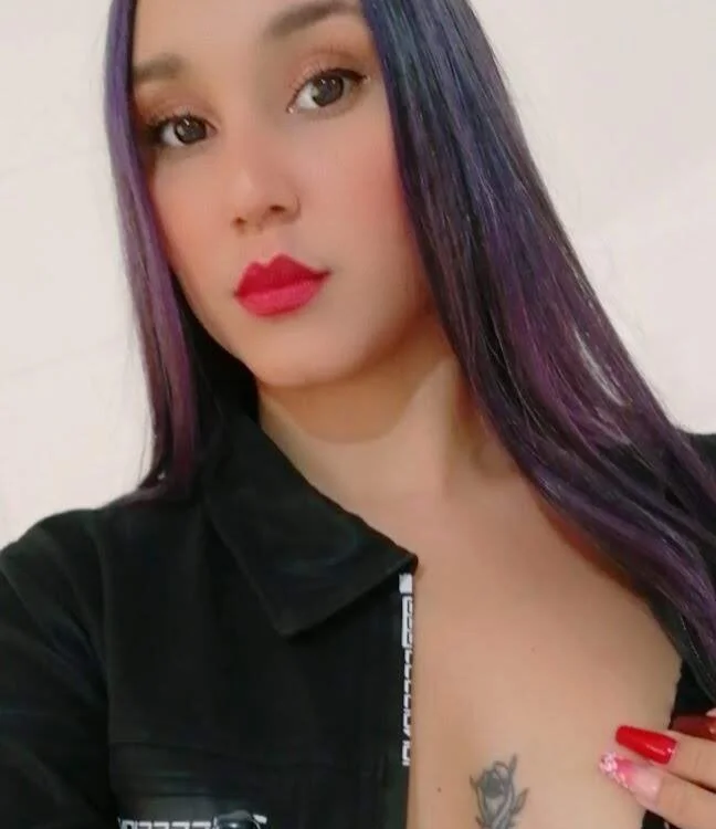 Charlott_Morris' Offline XXX Chat