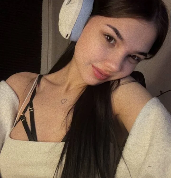 HanaMantanaDell offline XXX-chat