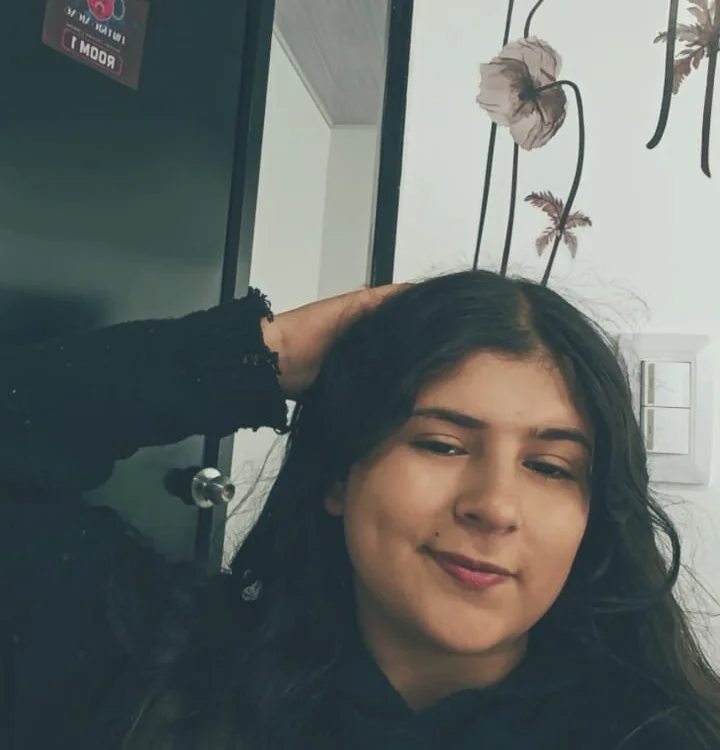 חדר צ'אט לא מקוון של Emma_1Montclair