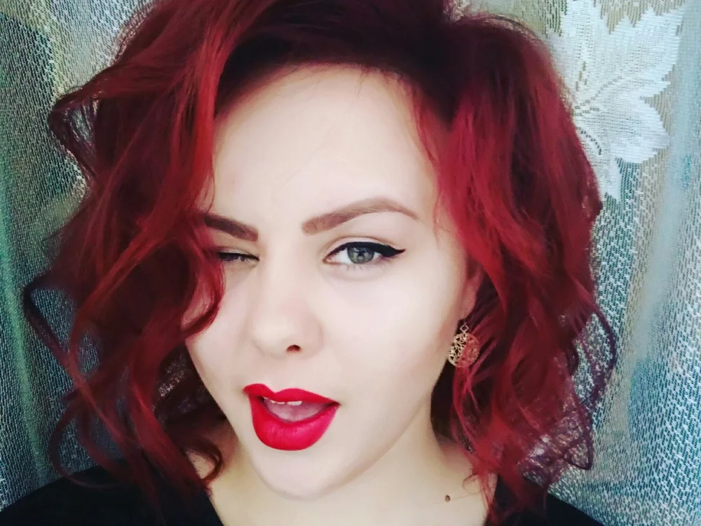 Eva_Corrie's Offline Chat Room