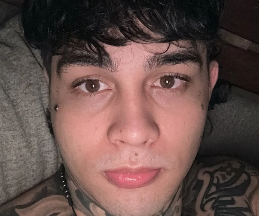 juan_alvarez18's Offline Chat Room