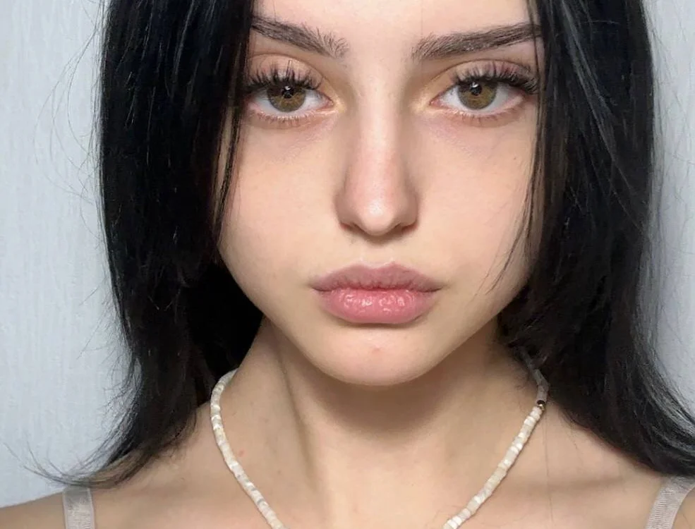 AliceMiatova's Offline XXX Chat