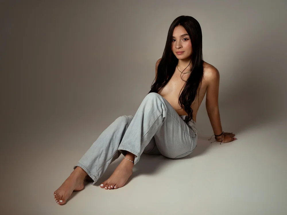 ariana__parker Offline XXX Chat