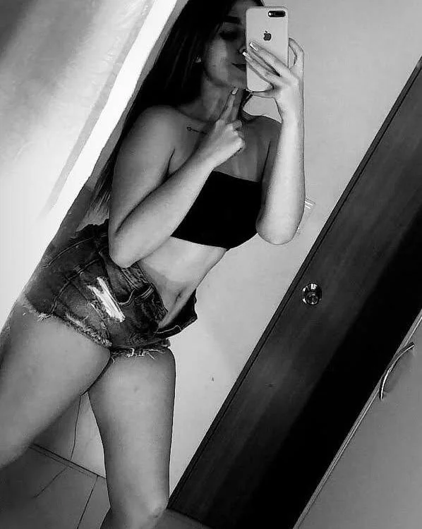 karola__ Offline XXX-Chat