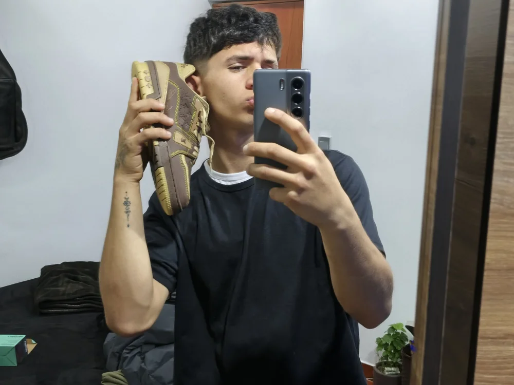 Andriuith_69's Offline XXX Chat