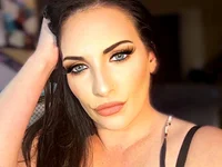 Model taylorsunshine