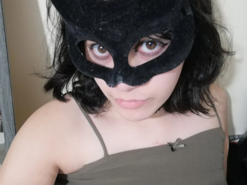 FoxyCarmesi's Offline Chat Room