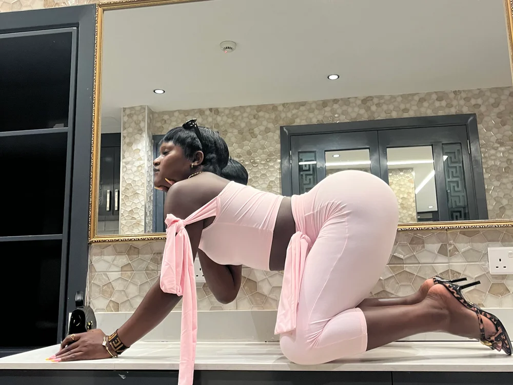 Horny-Midnight-Slut Offline XXX-Chat
