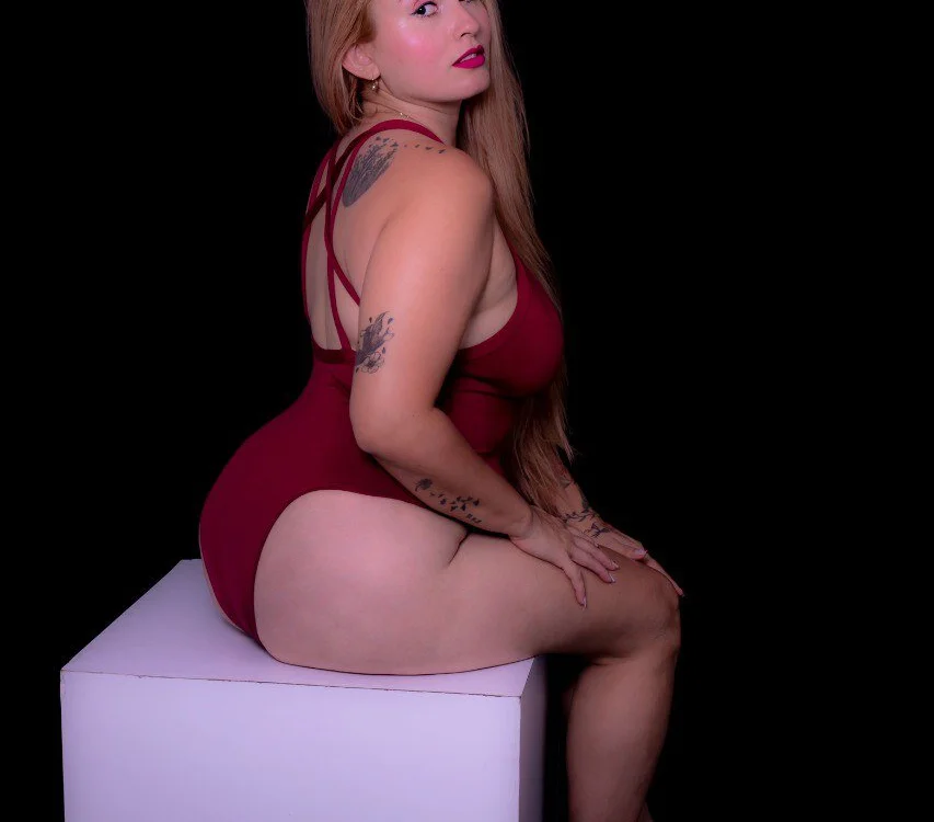 halaaa_1 offline XXX-chat