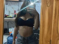 lovely_aashii élő XXX-chatje