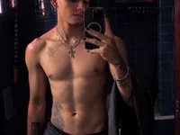 MikeyKuro live cam profile - MySuperHot