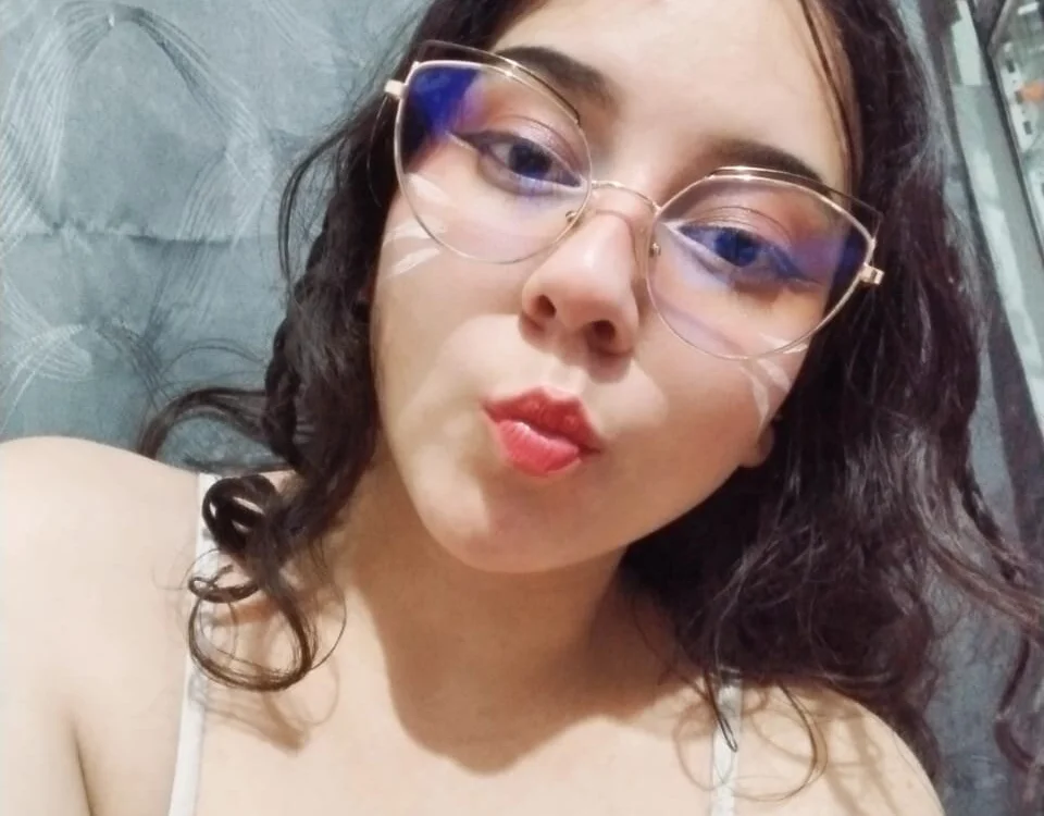 Chatroom XXX en direct de Chloe_Noire