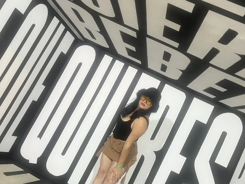 CRISTAL_MJSj's Offline XXX Chat