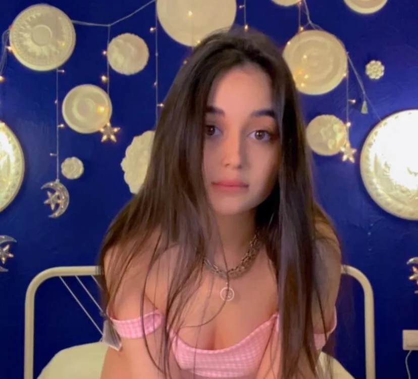 Aisarai's Offline XXX Chat