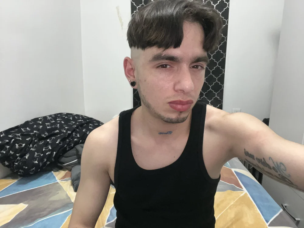 Anyelo849's Offline Chat Room