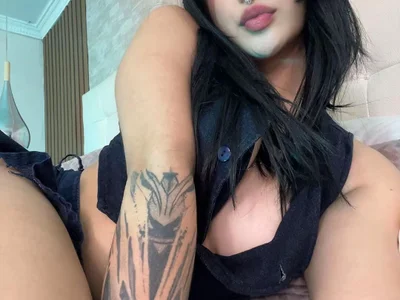 SofiaThoompson - Girl 