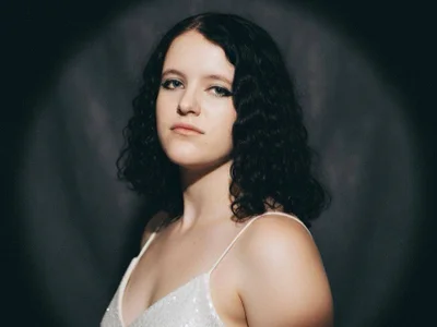 Curly_Cleo - Girl 