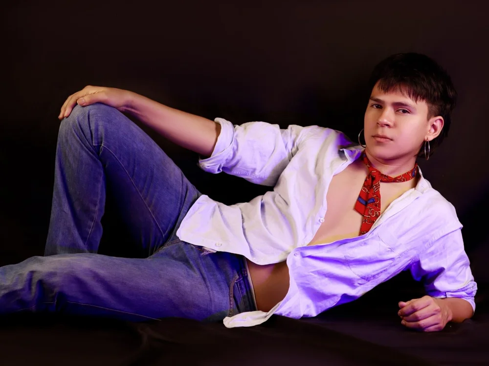 sensualsamyy's Offline XXX Chat