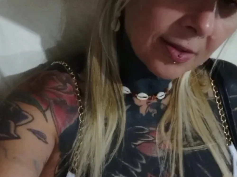 amada39's Offline XXX Chat