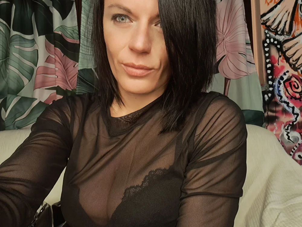 bellad0nna Offline XXX Chat