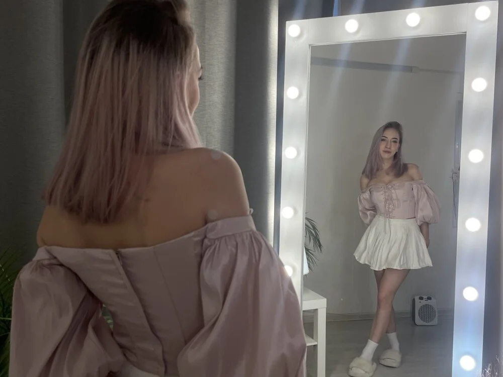 IsabelleBliz's Offline XXX Chat