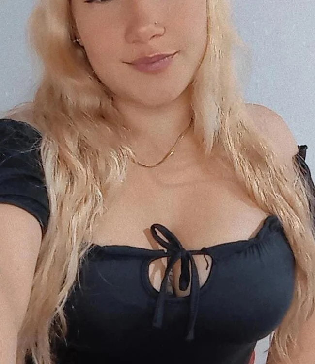 Charlotte-Grey's Offline Chat Room