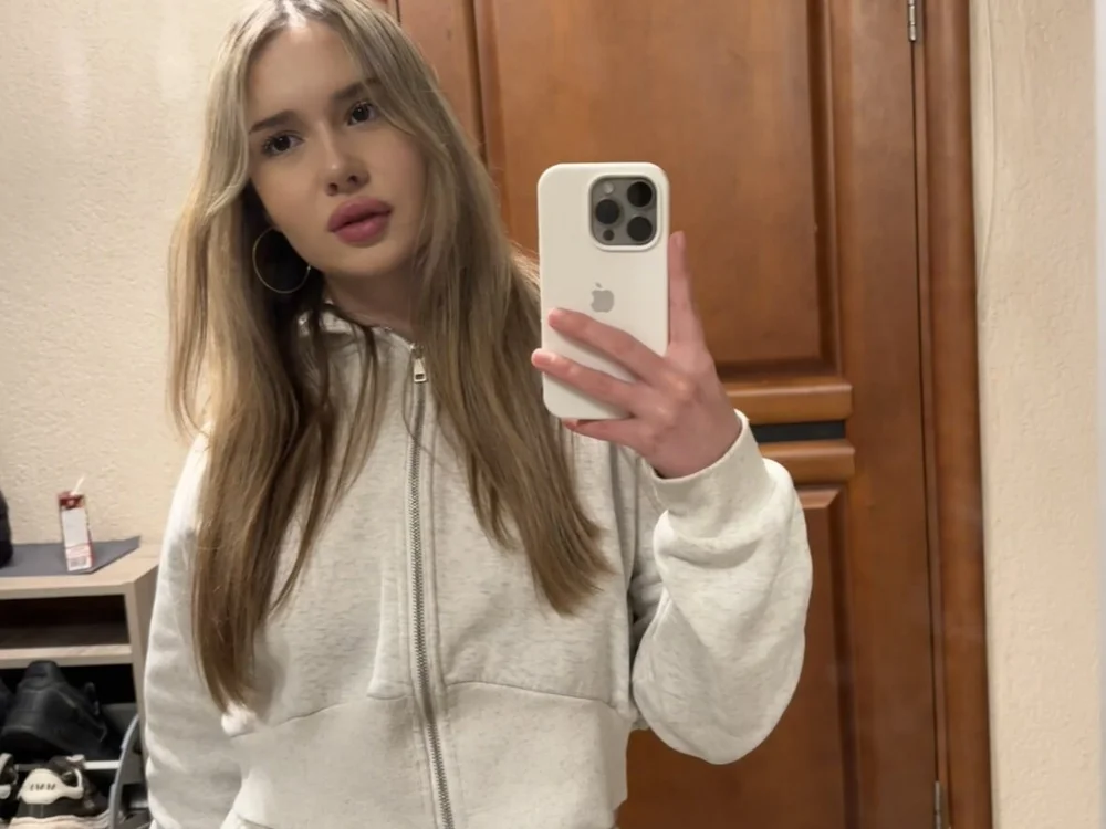 cutie_chloee's Offline XXX Chat