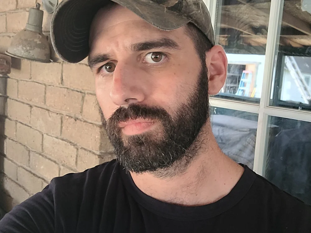 Chefvic3vv's Offline Chat Room
