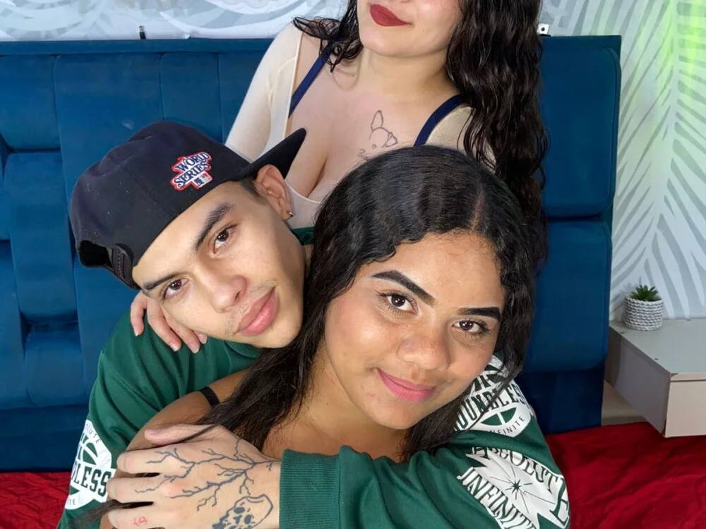 tripletemptation Offline XXX-chat