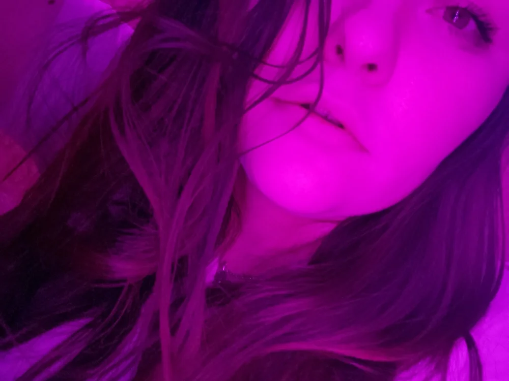 Mirabella_Gwen's Offline XXX Chat