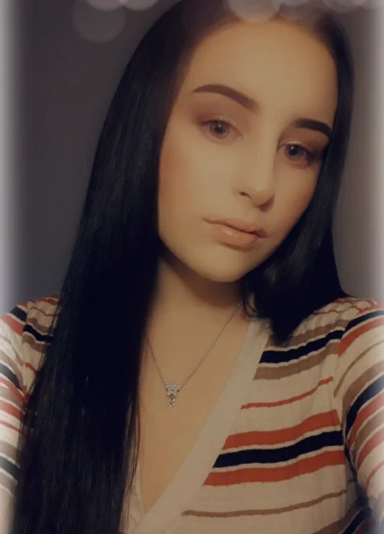 Lilly18xx's Offline Chat Room