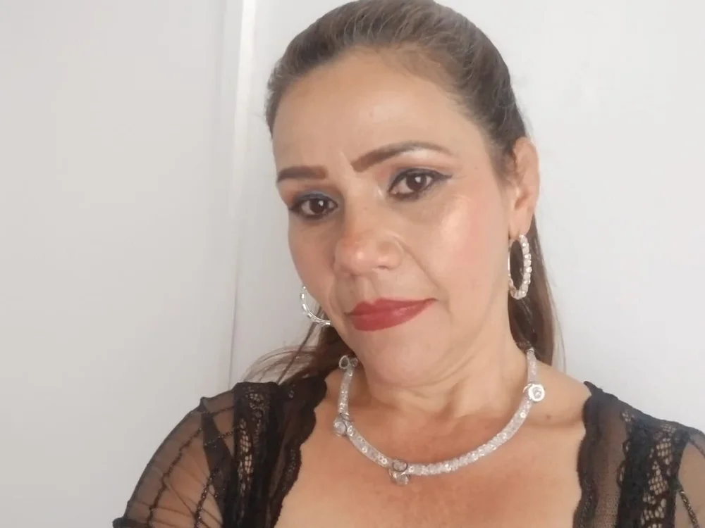 Yolanda_Glitter's Offline XXX Chat