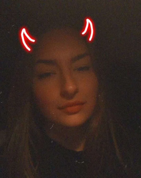 evellinehill's Offline Chat Room