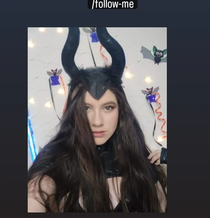 victoria_johnson's Offline Chat Room
