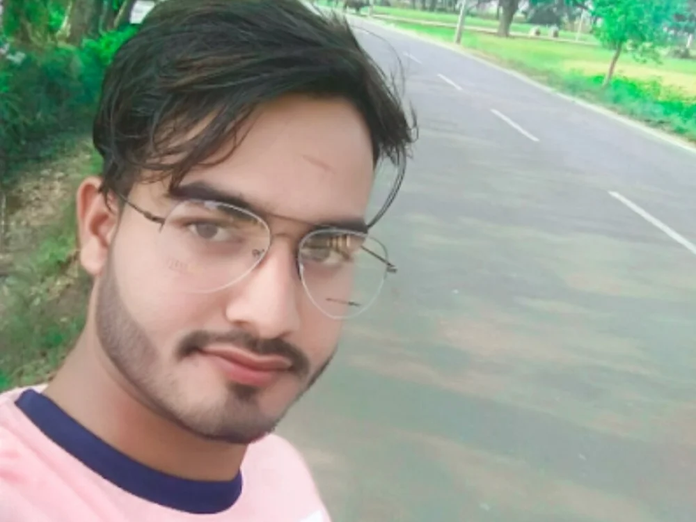 ayushh24's most recent online preview