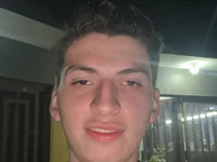 Model MephiticBermudas