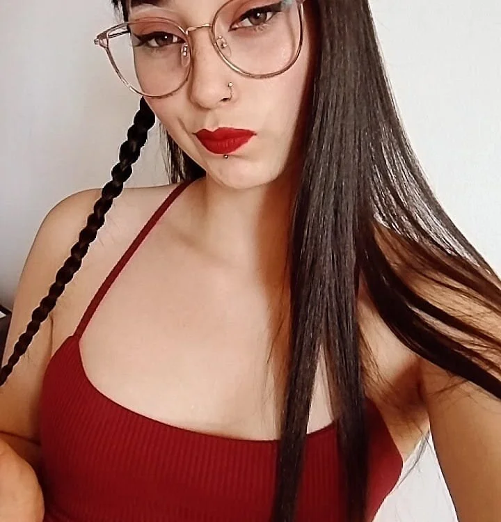 AmelieNovak's Offline Chat Room