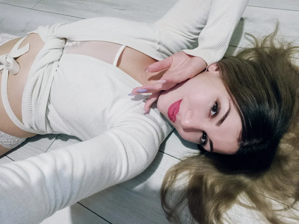 VeryCutieTina's Offline XXX Chat