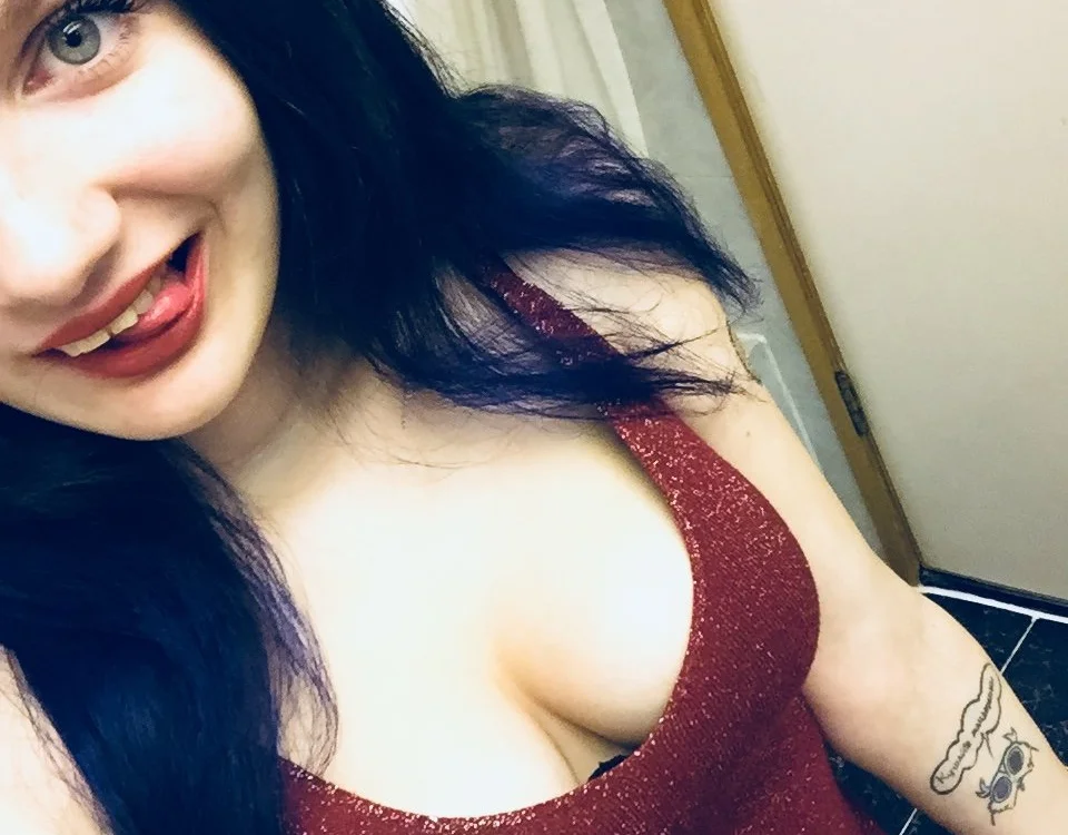 DanceFiona's Offline Chat Room