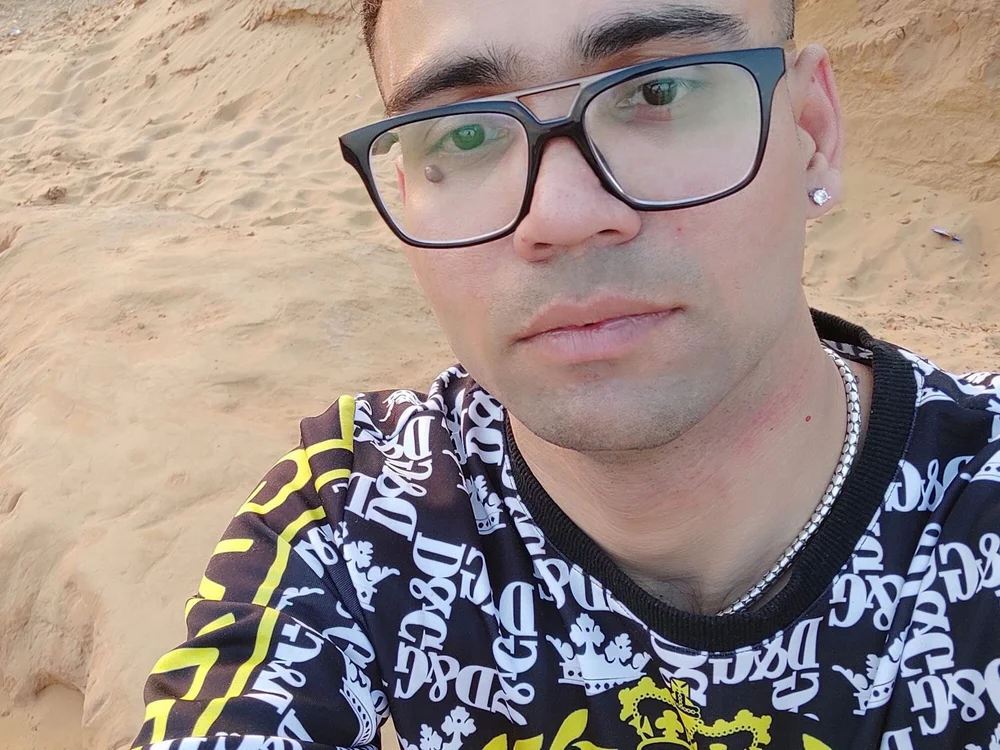 צ'אט XXX לא מקוון של mukeshkumar0900